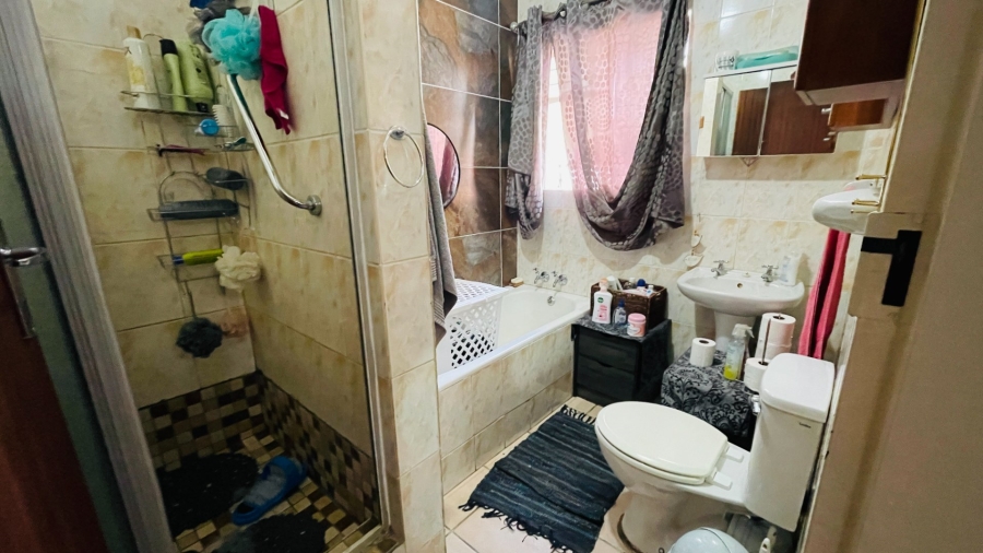 2 Bedroom Property for Sale in Potchefstroom South North West